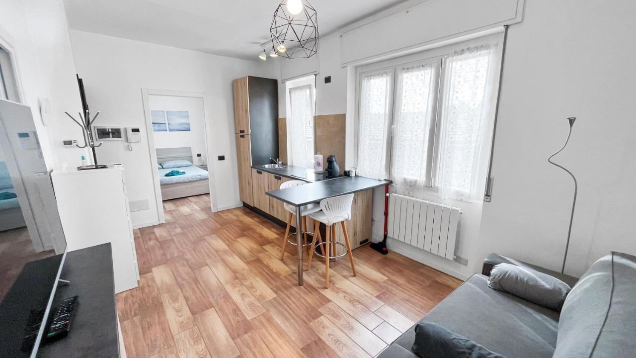 Grazioso E Luminoso Bilocale A Bernareggio Apartman Carnate Kültér fotó
